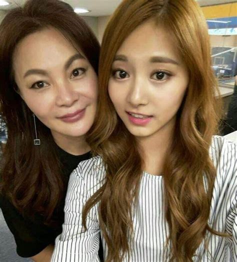 tzuyu parents